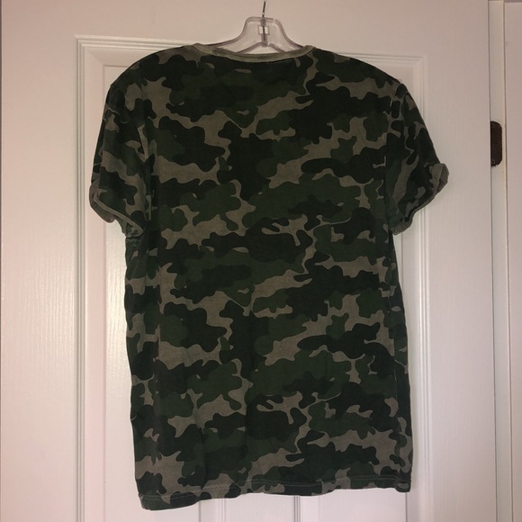 Urban Outfitters Camo T-Shirt - Picture 4 of 4